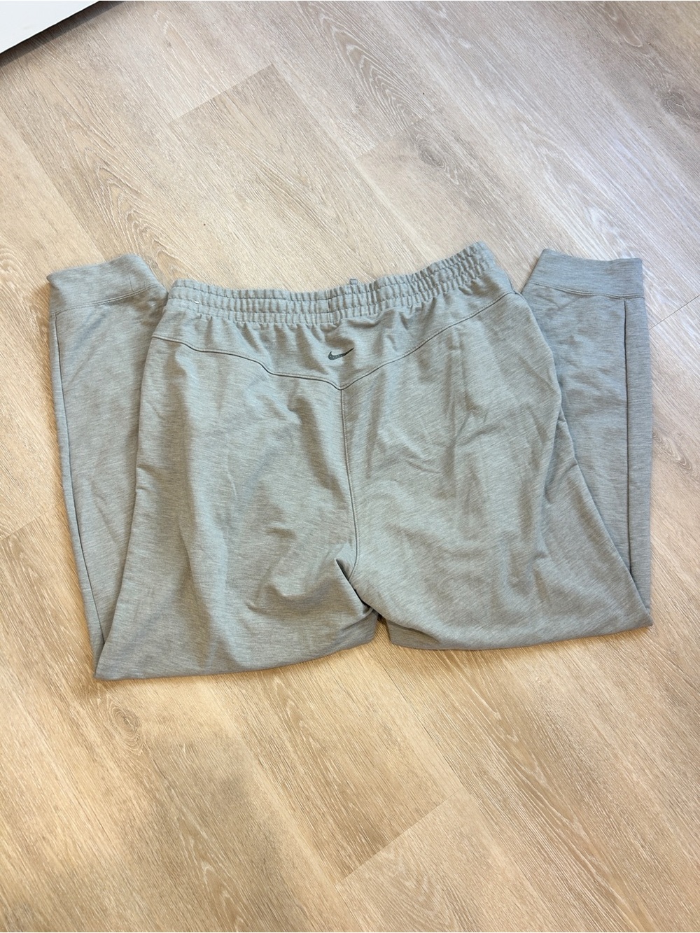 Nike Yoga Gray Tapered Joggers Sweatpants Size XL